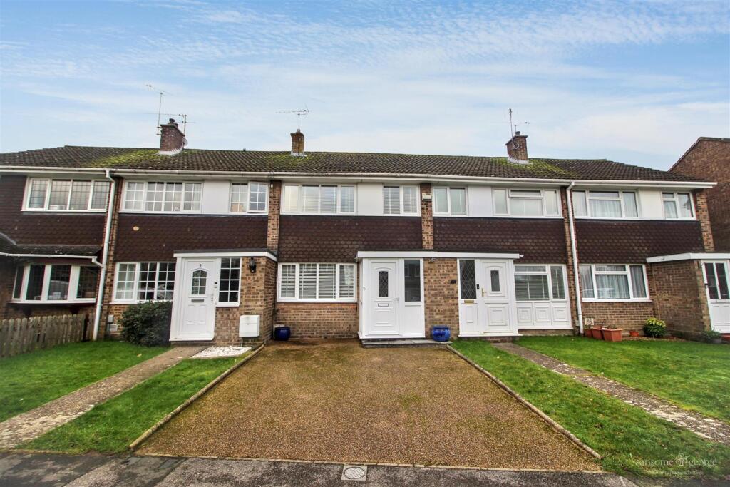 3-bed terraced on Highbury Road, Tilehurst, Reading, £375,000