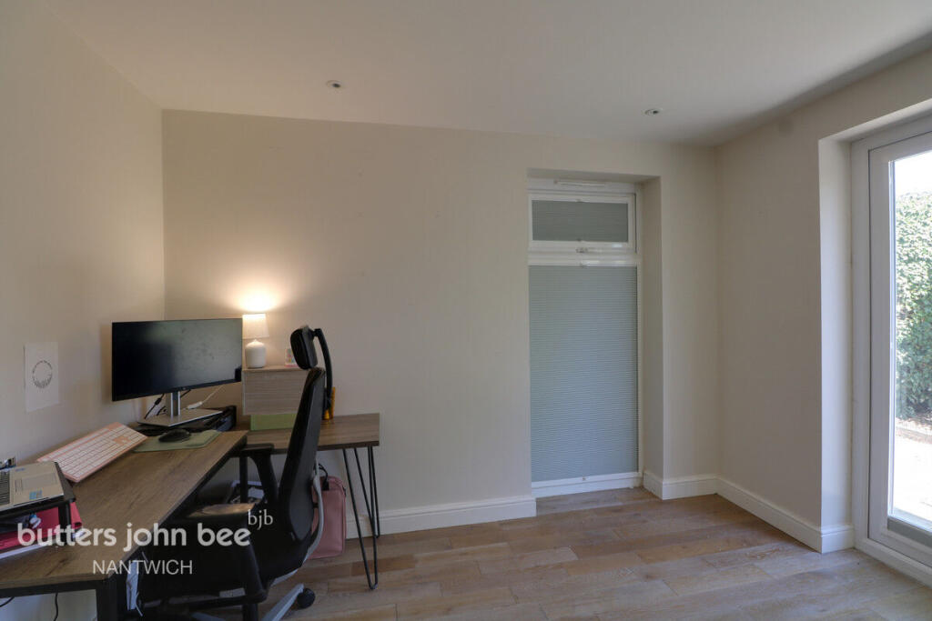 House in Willaston - View 5