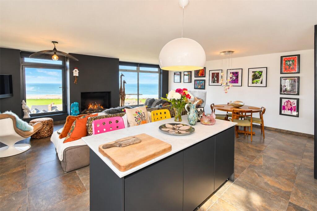 Apartment in Wallasey, New Brighton - View 2