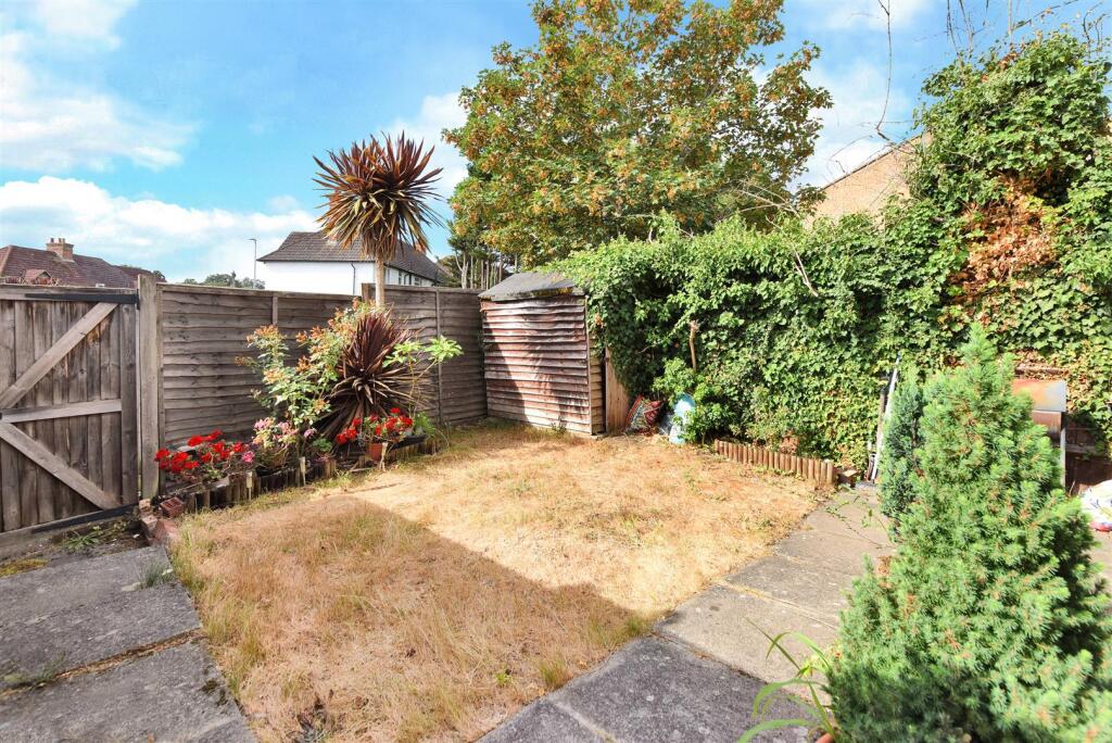 Apartment in Kingston upon Thames - View 5