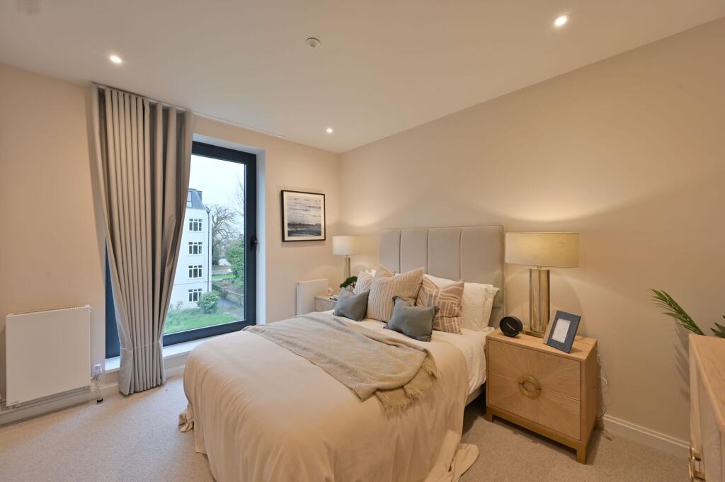 Main image of property: Kings Avenue, Clapham Park, London, SW2