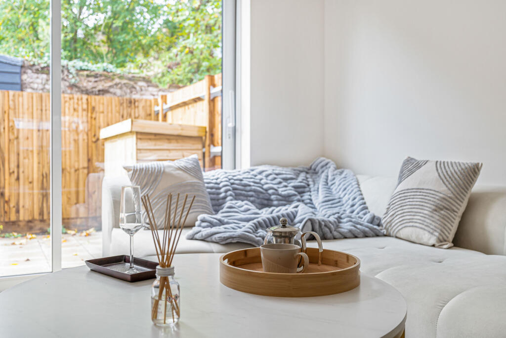 House in London - View 5