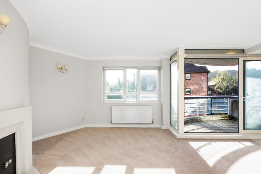Apartment in Purley - View 2