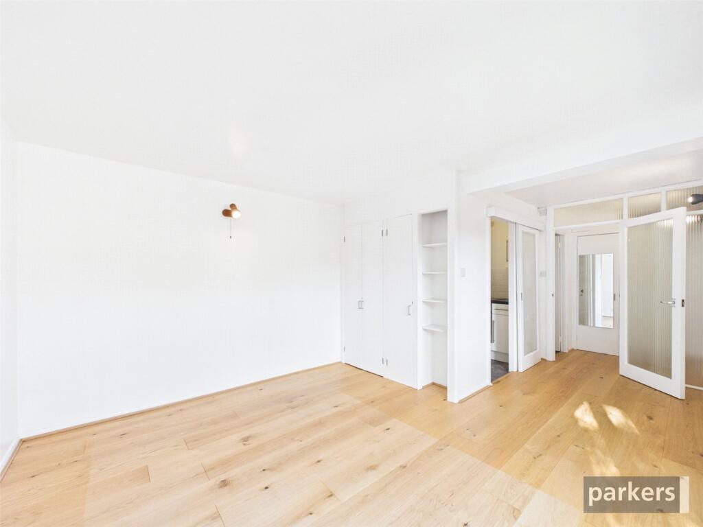 Apartment in Reading - View 3