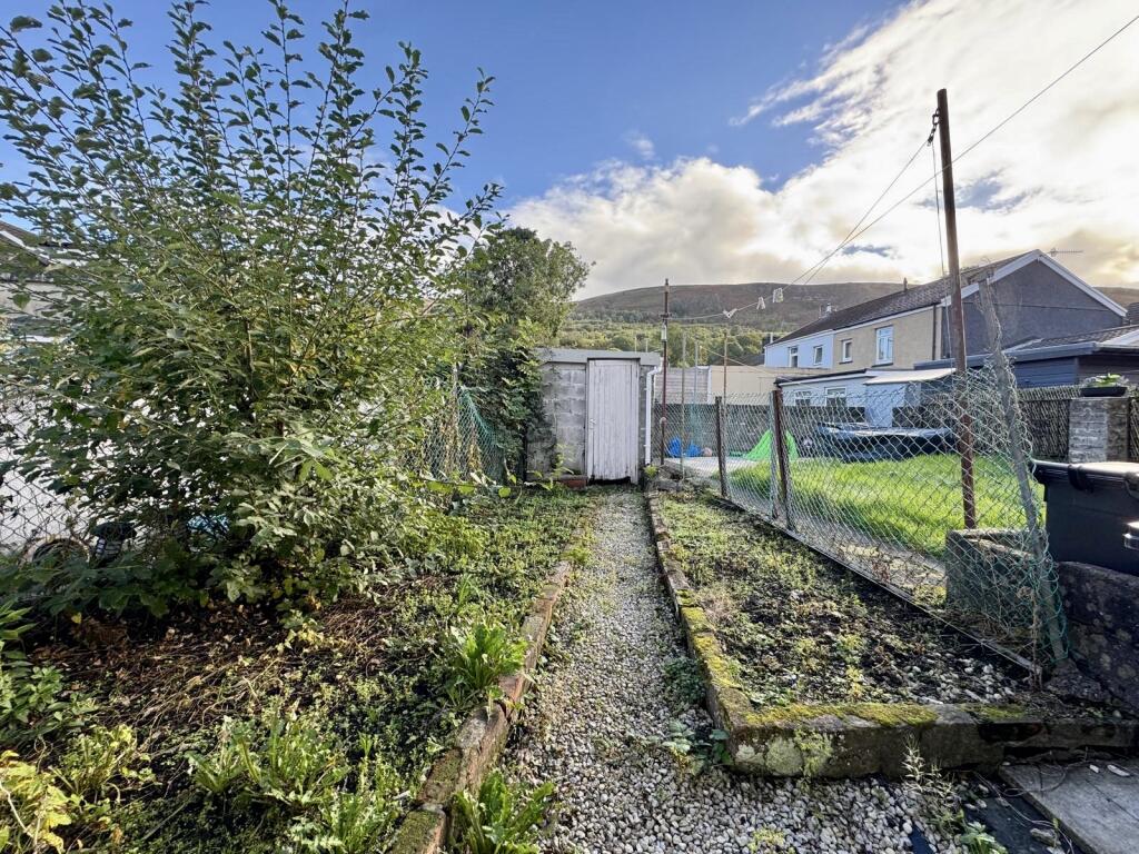 House in Abercanaid, Troed-y-rhiw - View 5