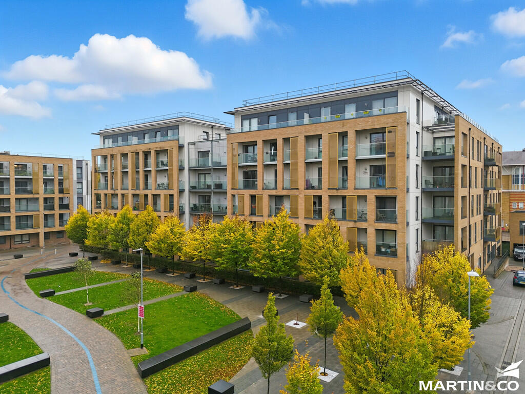 2-bed flat on Dunn Side, Chelmsford, £300,000