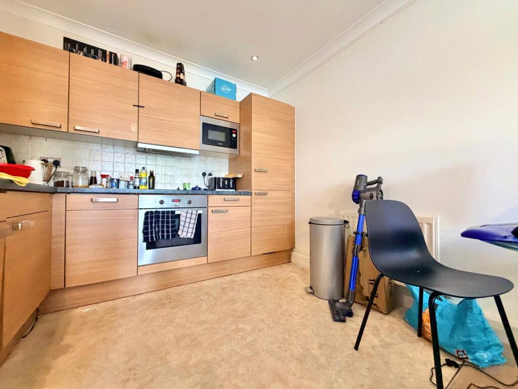 Apartment in Manchester, Withington - View 5