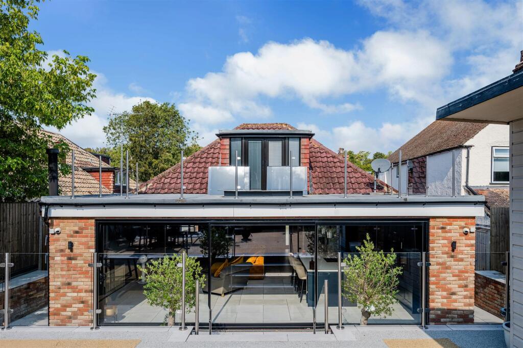 Reddown Road, Coulsdon photo 3