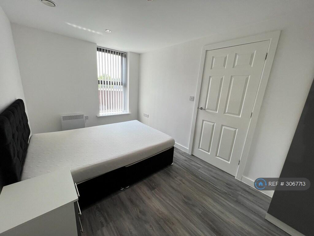 Apartment in Manchester - View 5