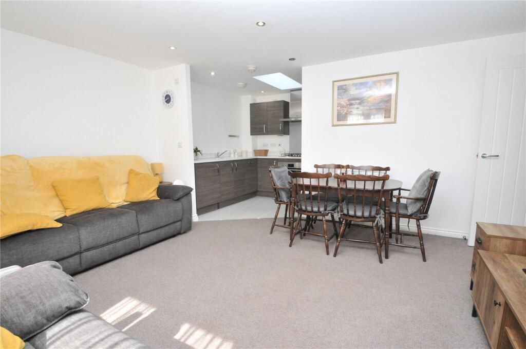 Daisy Close, Keynsham, Bristol, Somerset, BS31 photo 2