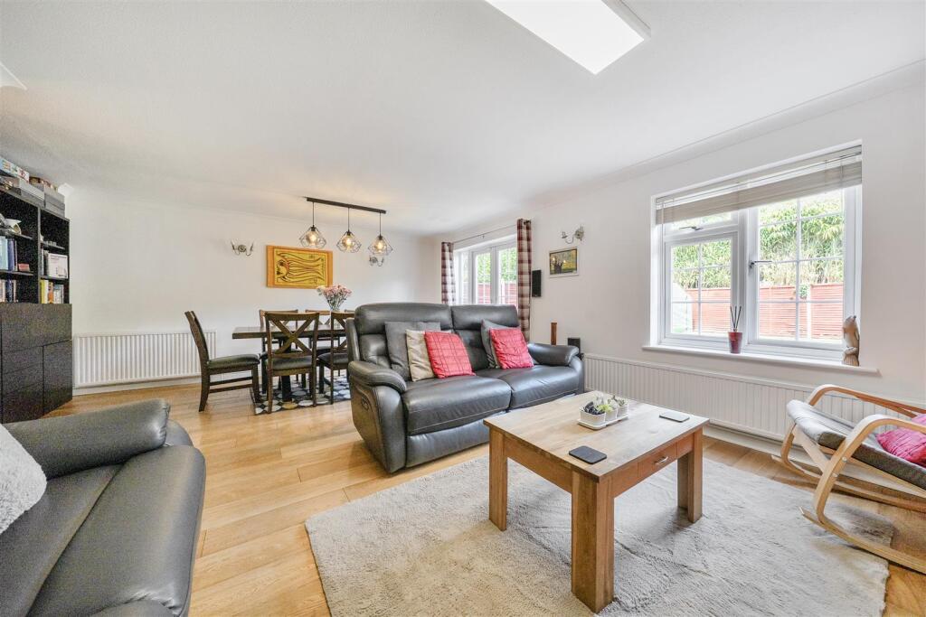 House in Sandhurst, College Town - View 4