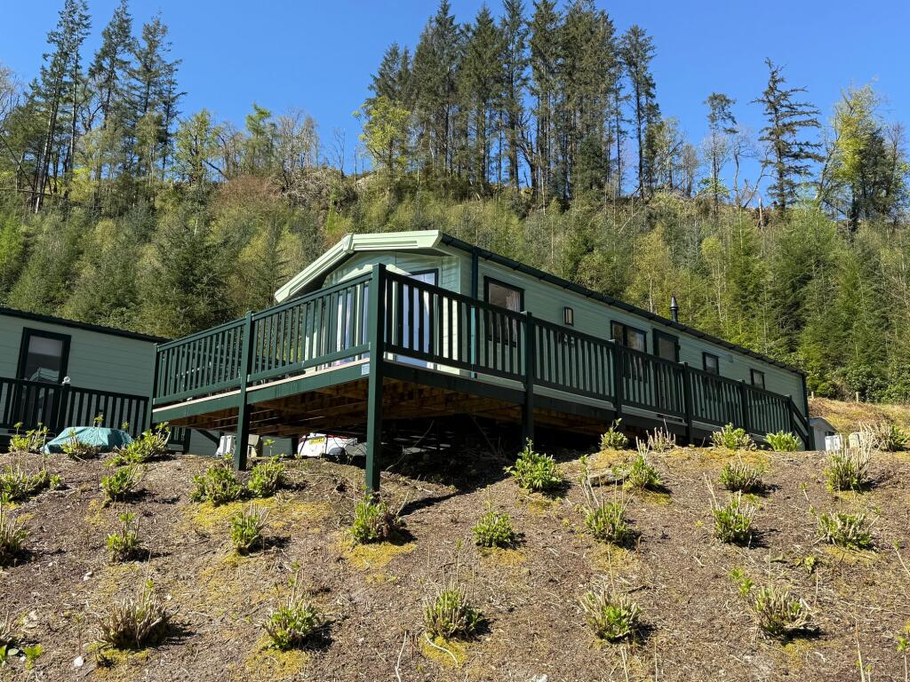 2-bed caravan on 4 Kingfisher Drive, Drimsynie Holiday Village, Lochgoilhead, PA24 8AD, £60,000