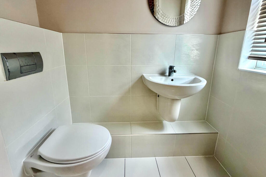 Hunters Lodge, Southampton Road, BH24 1JF - View 5