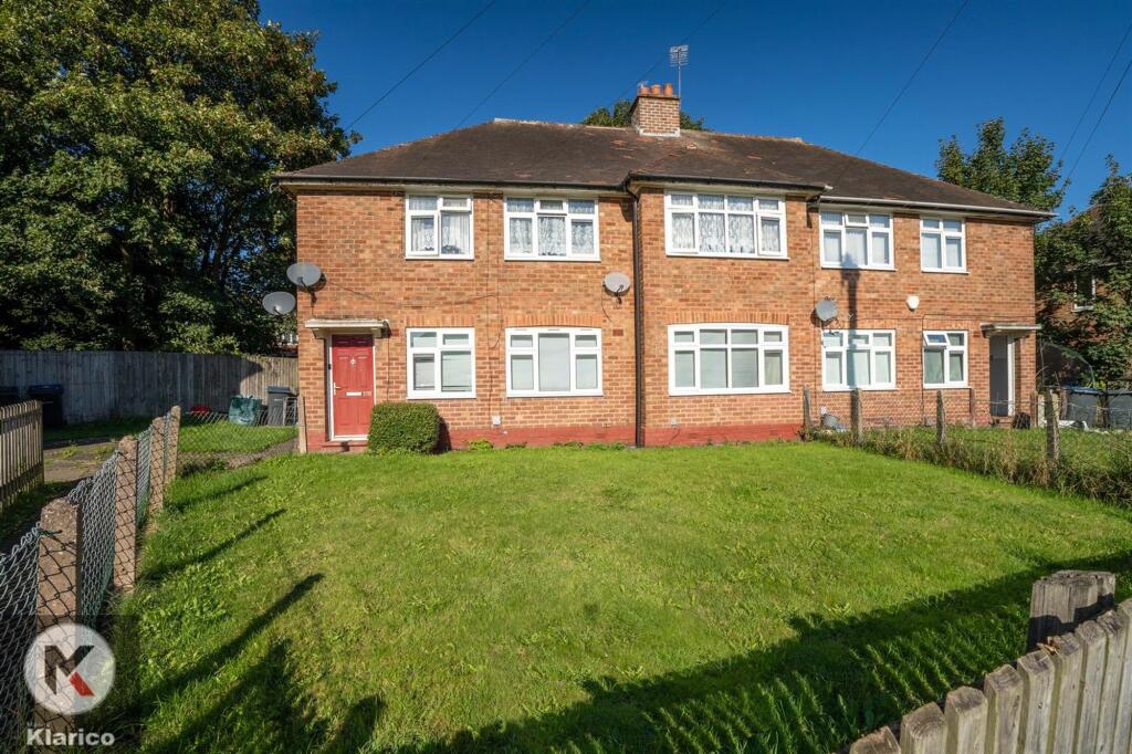 3-bed flat on Somerland Road, Birmingham, B26, £150,000