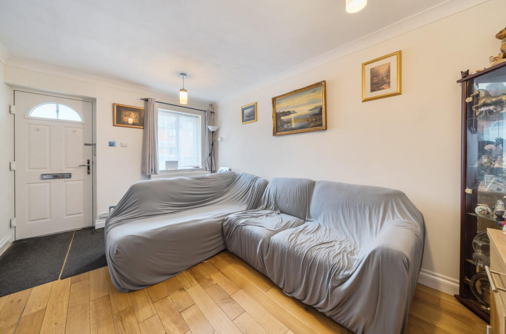 Oak Ridge, West End, Woking, Surrey, GU24 photo 2