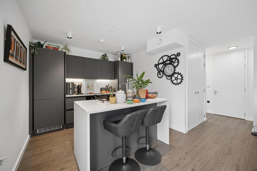 Apartment in Manchester - View 5