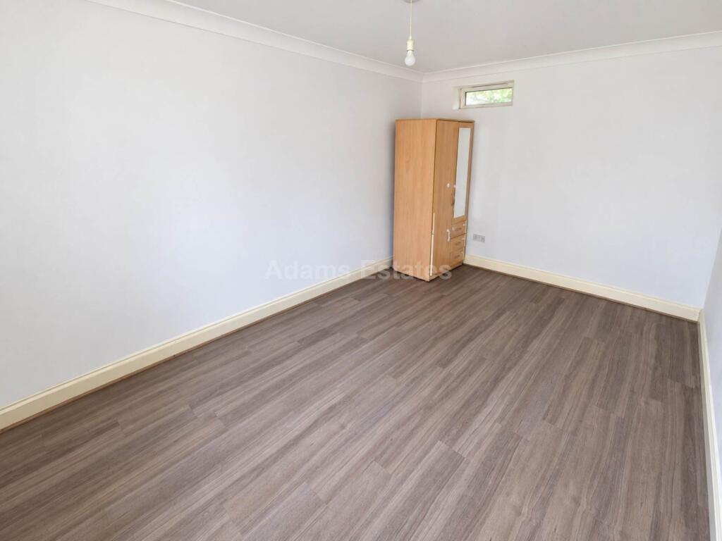 Apartment in Reading - View 5