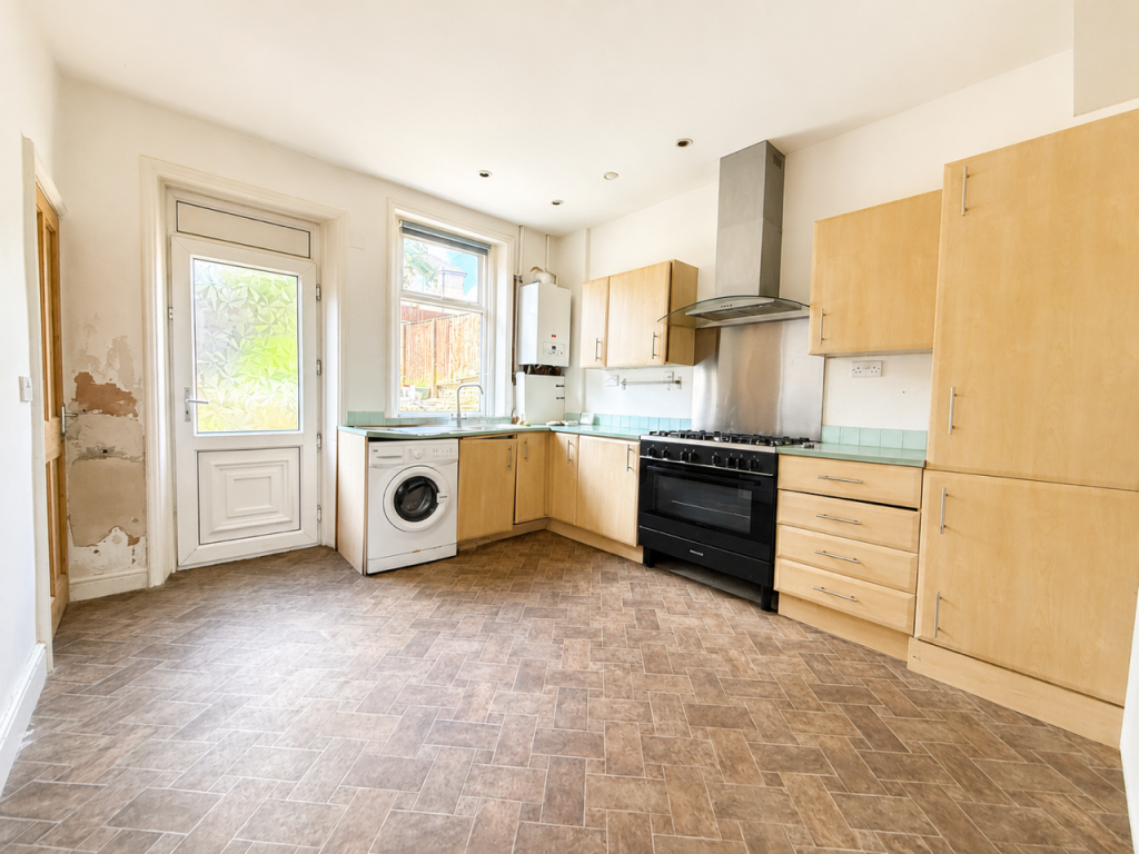 Springswood Avenue, Shipley, BD18 photo 3