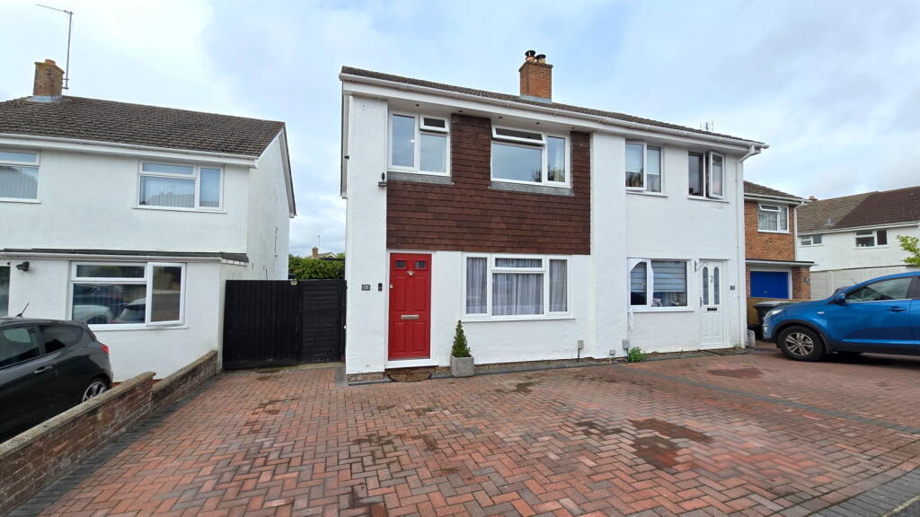 3-bed semi-detached on Sycamore Rise, Newbury, RG14 2LZ, £350,000