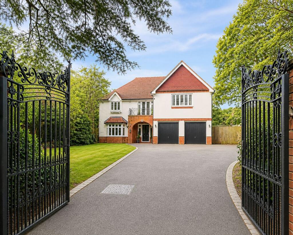 Main image of property: St. Davids Lane, Prenton, CH43