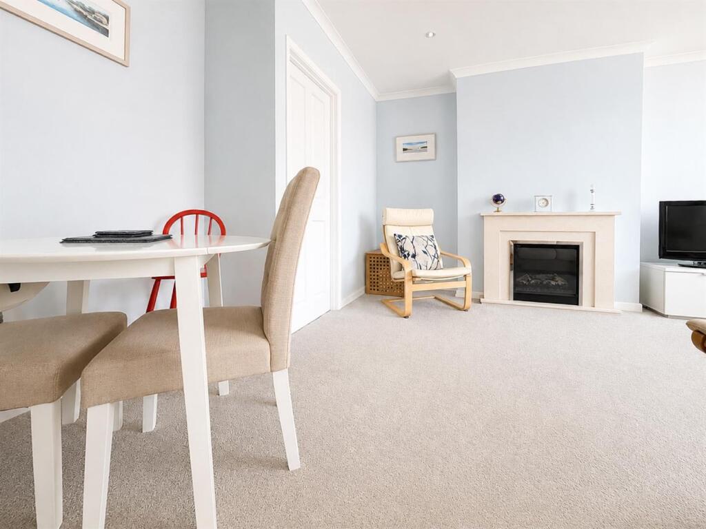 House in Portsmouth, Port Solent - View 5