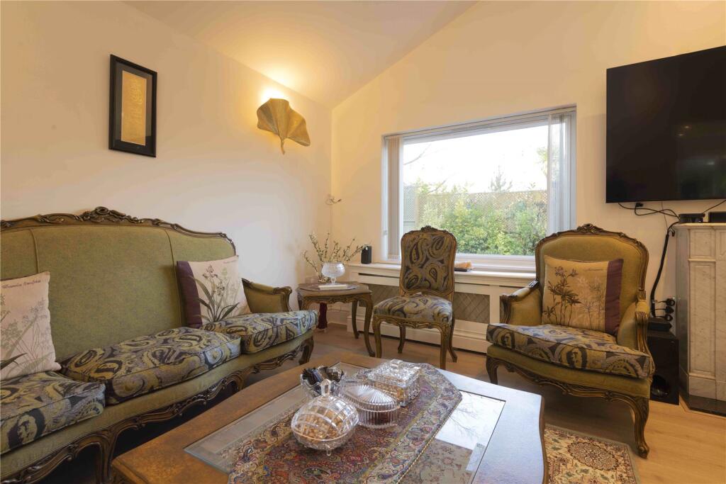 Warbank Lane, Kingston Upon Thames, KT2 photo 3
