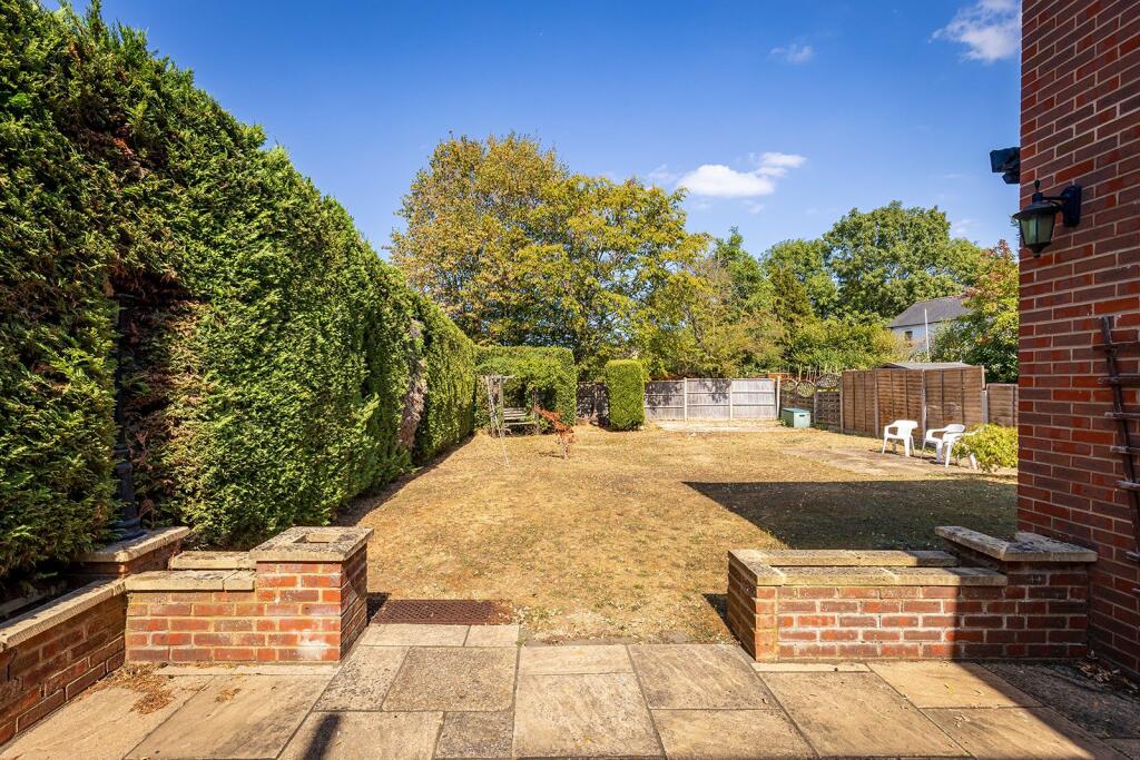 House in Guildford, Surrey - View 3