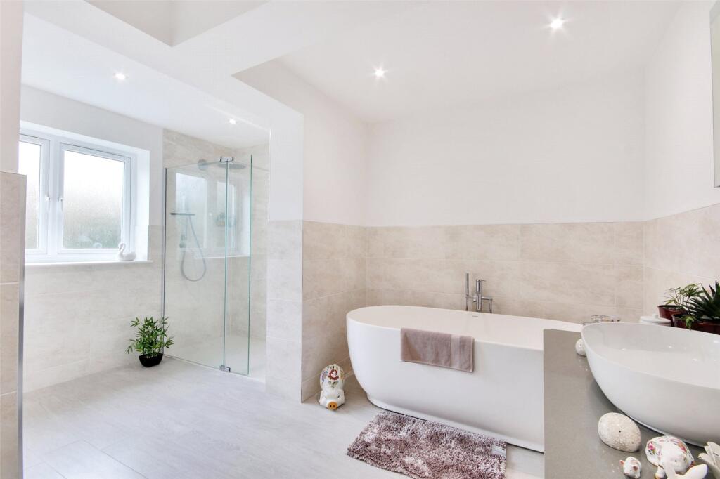House in Dartford - More