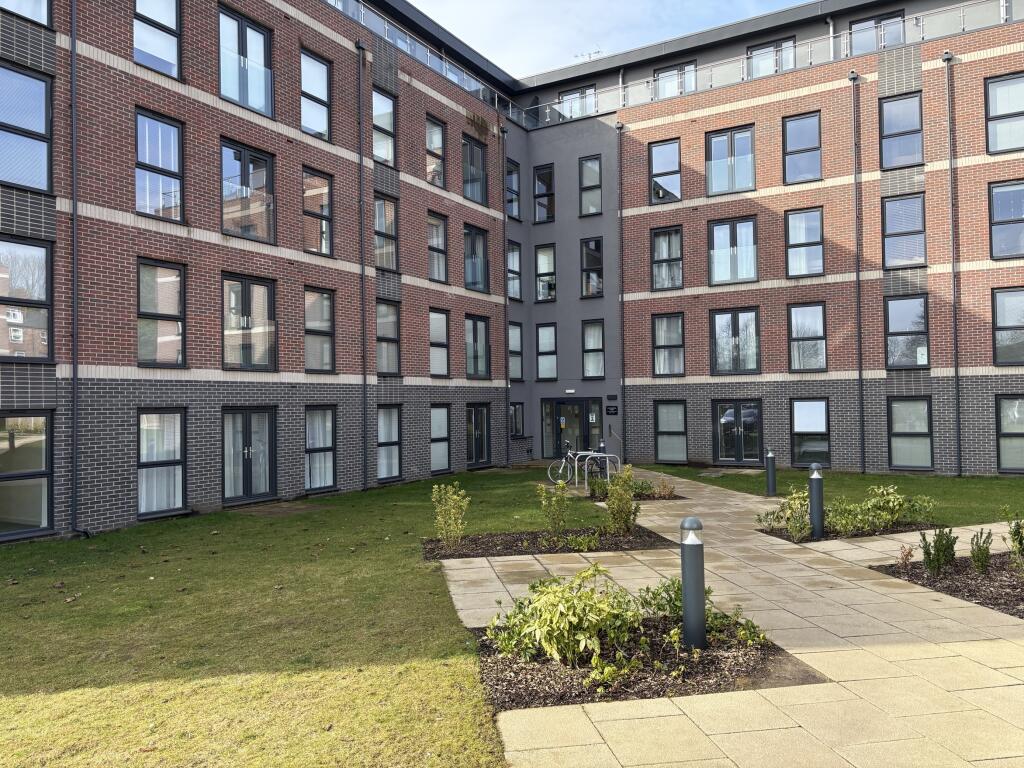 Apartment in Leeds, West Yorkshire - View 4
