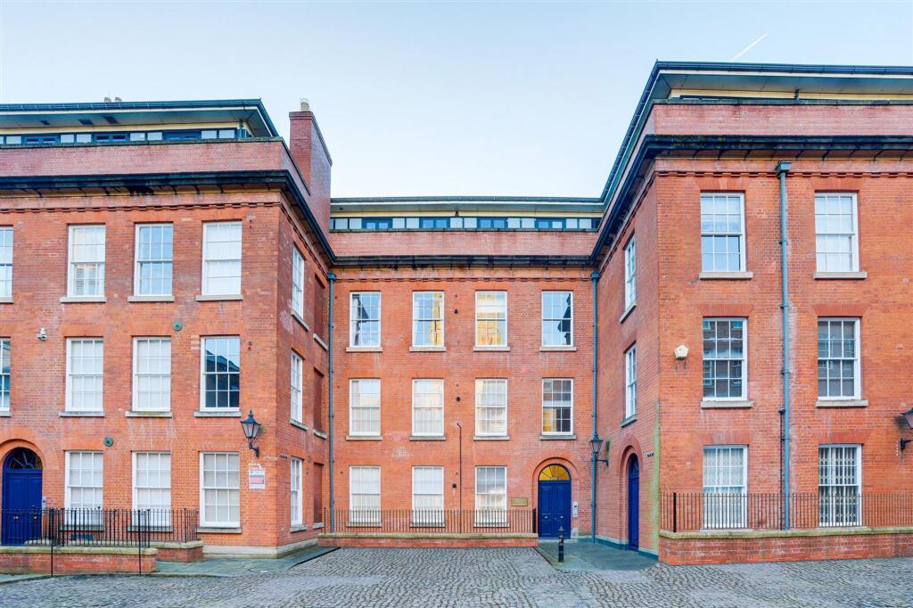 Main image of property: Commerce Square, Kings Court Commerce Square, NG1