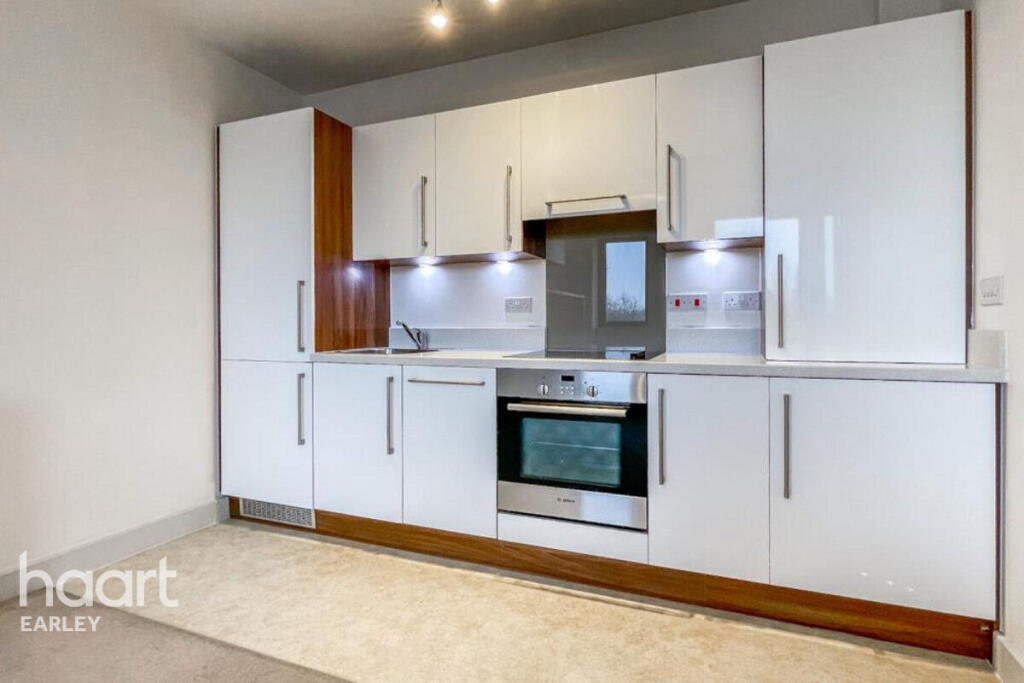Main image of property: Kings Road, Reading