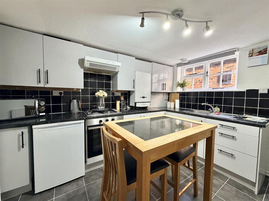 House in York - View 3