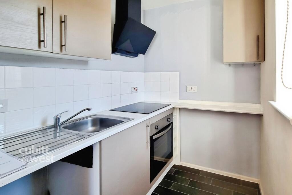 Apartment in Portsmouth - View 2