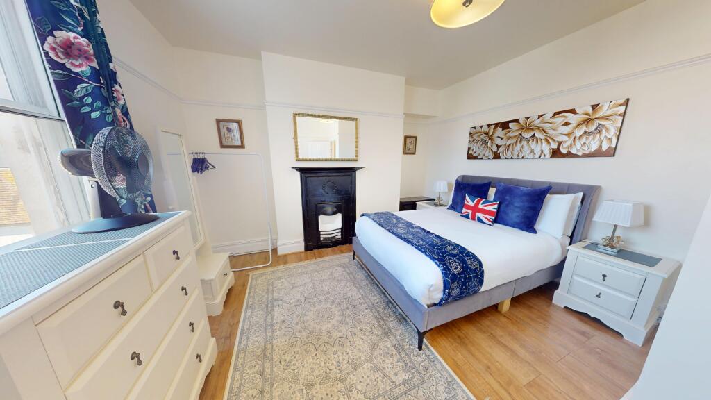 Apartment in Brighton - View 5