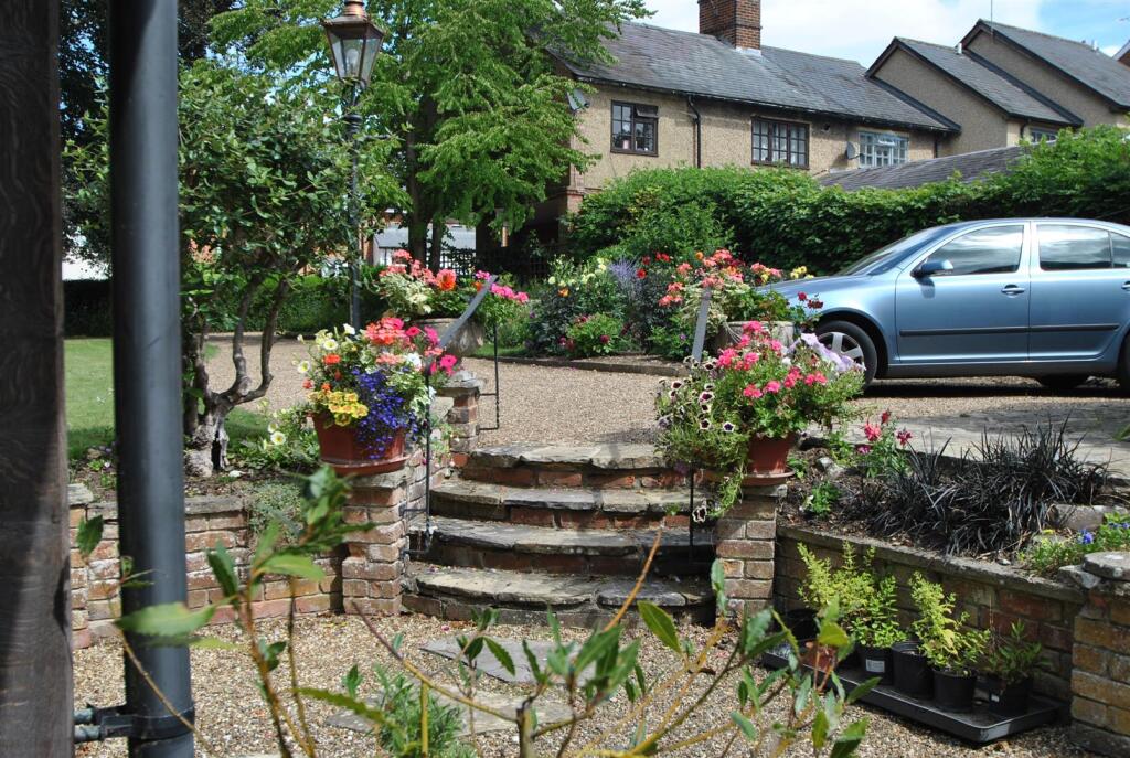 Garden Road, Buntingford, SG9 9HQ photo 4
