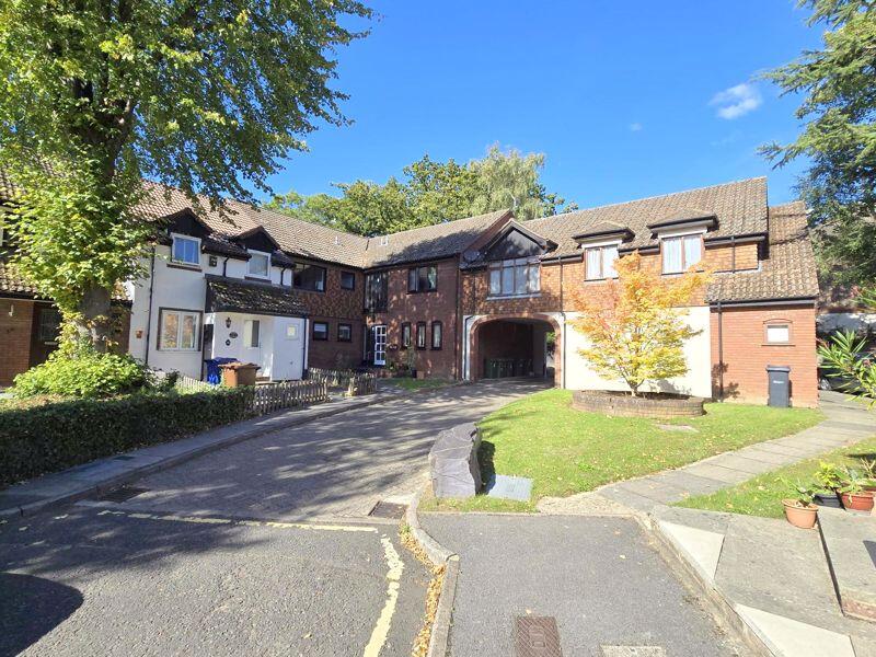Main image of property: Oakdene Close, Hatch End