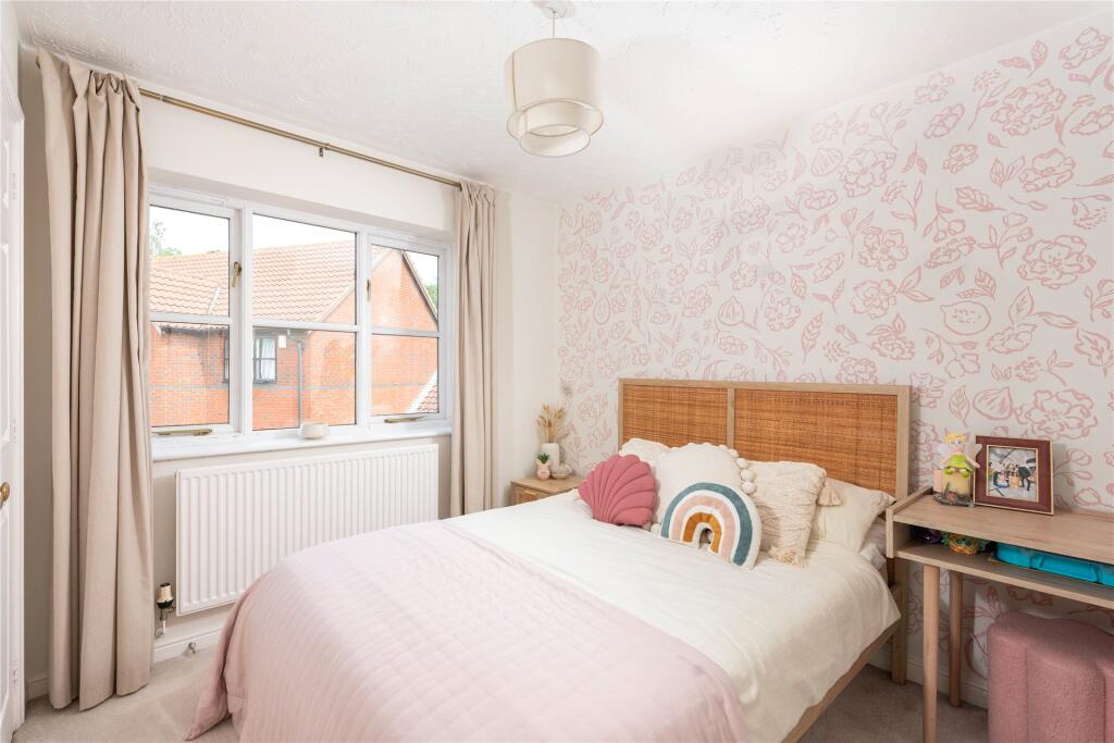 Bignell Croft, Loughton, Milton Keynes, Buckinghamshire, MK5 photo 4