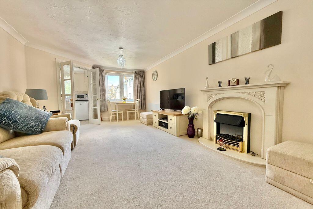 Apartment in Weston-super-Mare, North Somerset - More