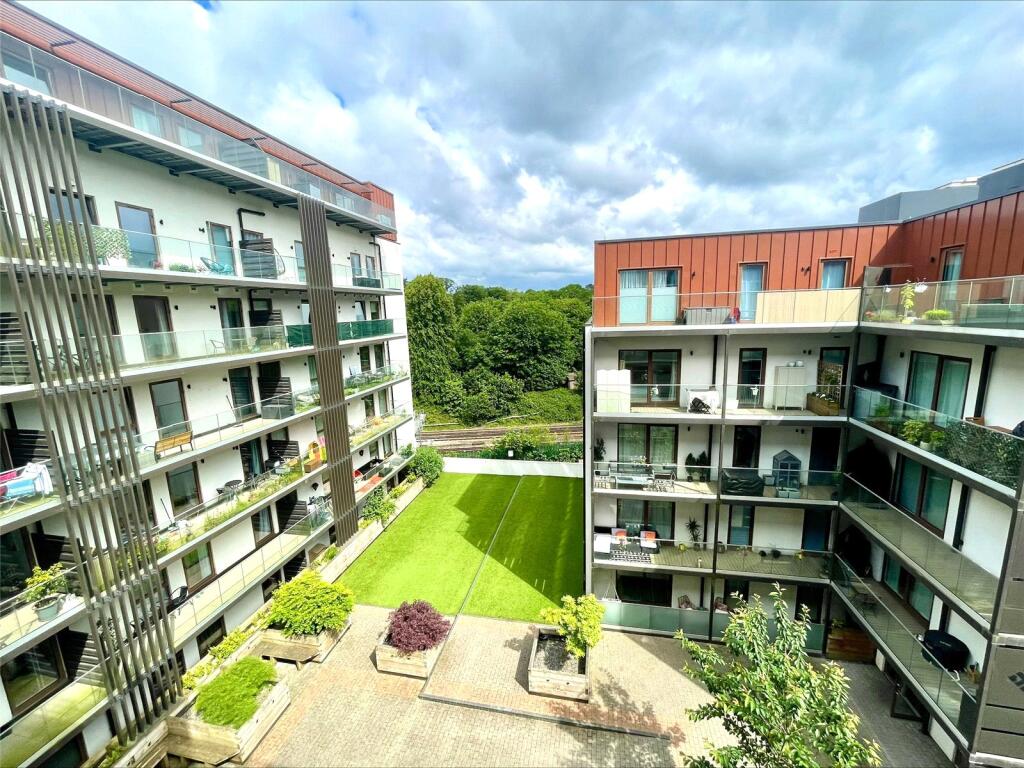 Main image of property: Farnborough Road, Farnborough, Hampshire, GU14