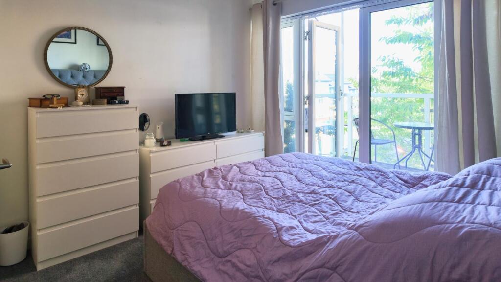 Apartment in Penarth - More