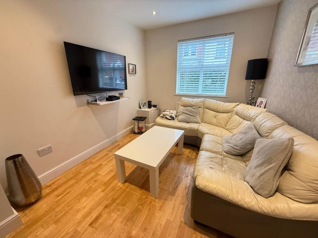 House in Northampton, West Northamptonshire - View 4