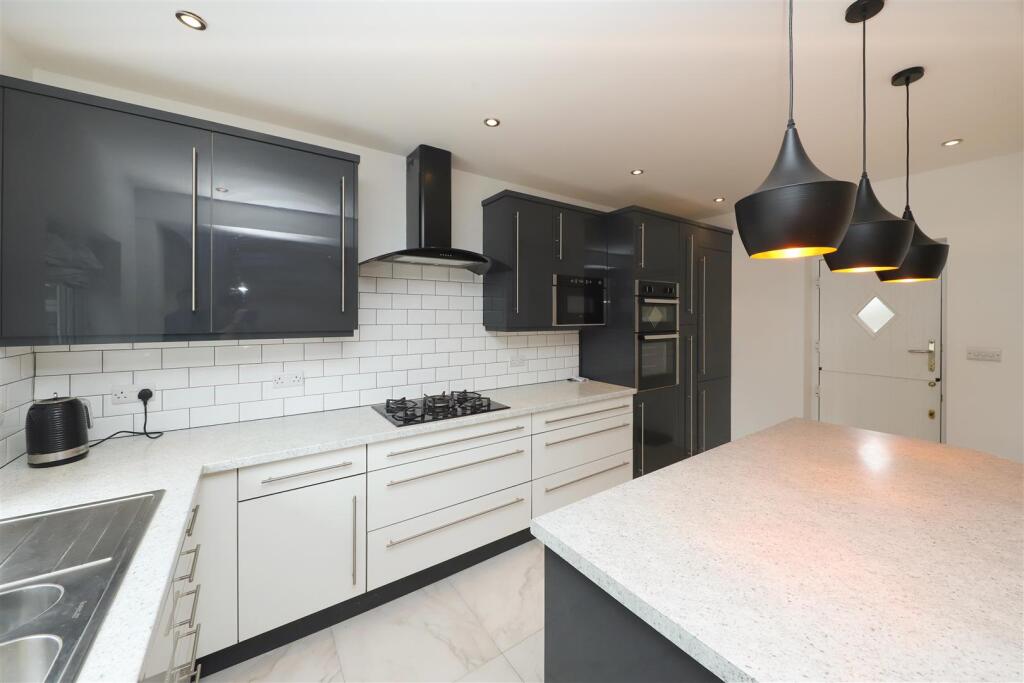 Hilliards Road, Uxbridge, UB8 photo 3