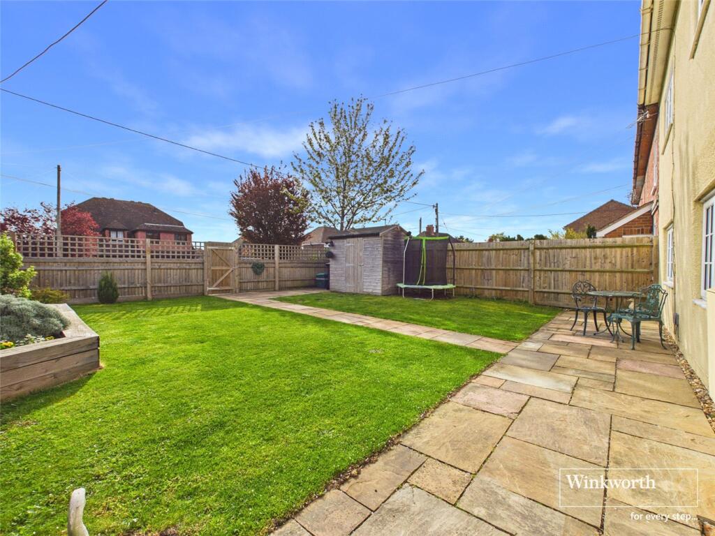 Northfield Road, Thatcham, Berkshire, RG18 photo 3