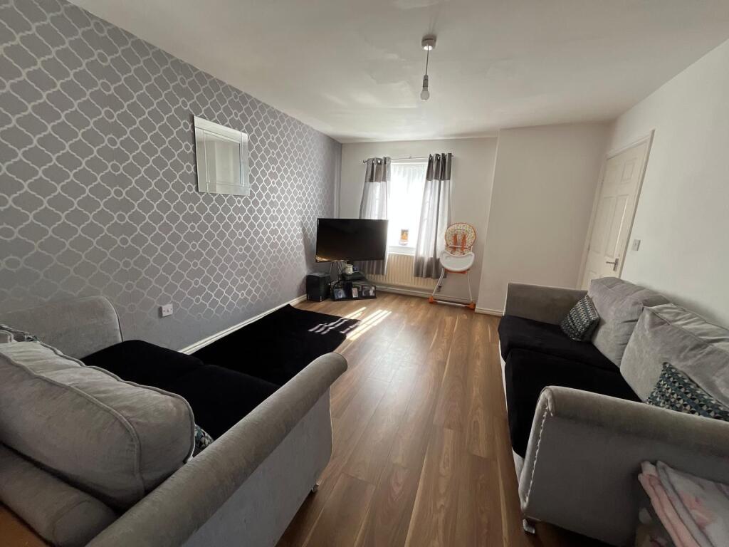 Chandlers Way, Sutton Manor, St. Helens photo 3