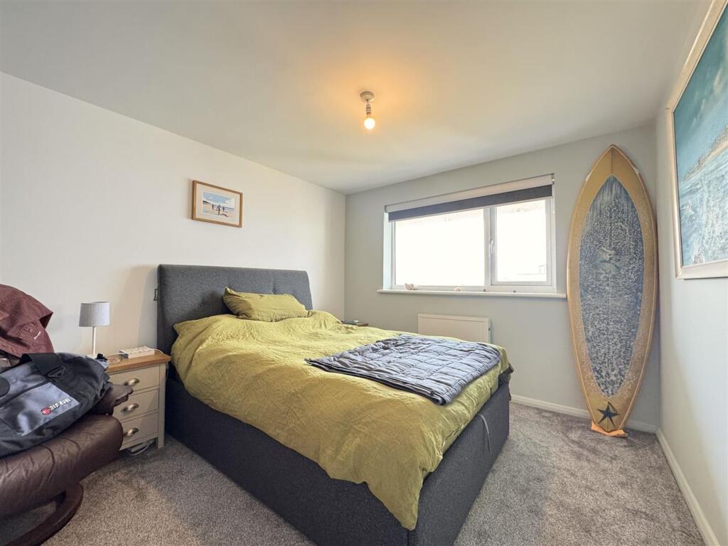 Apartment in Truro - More