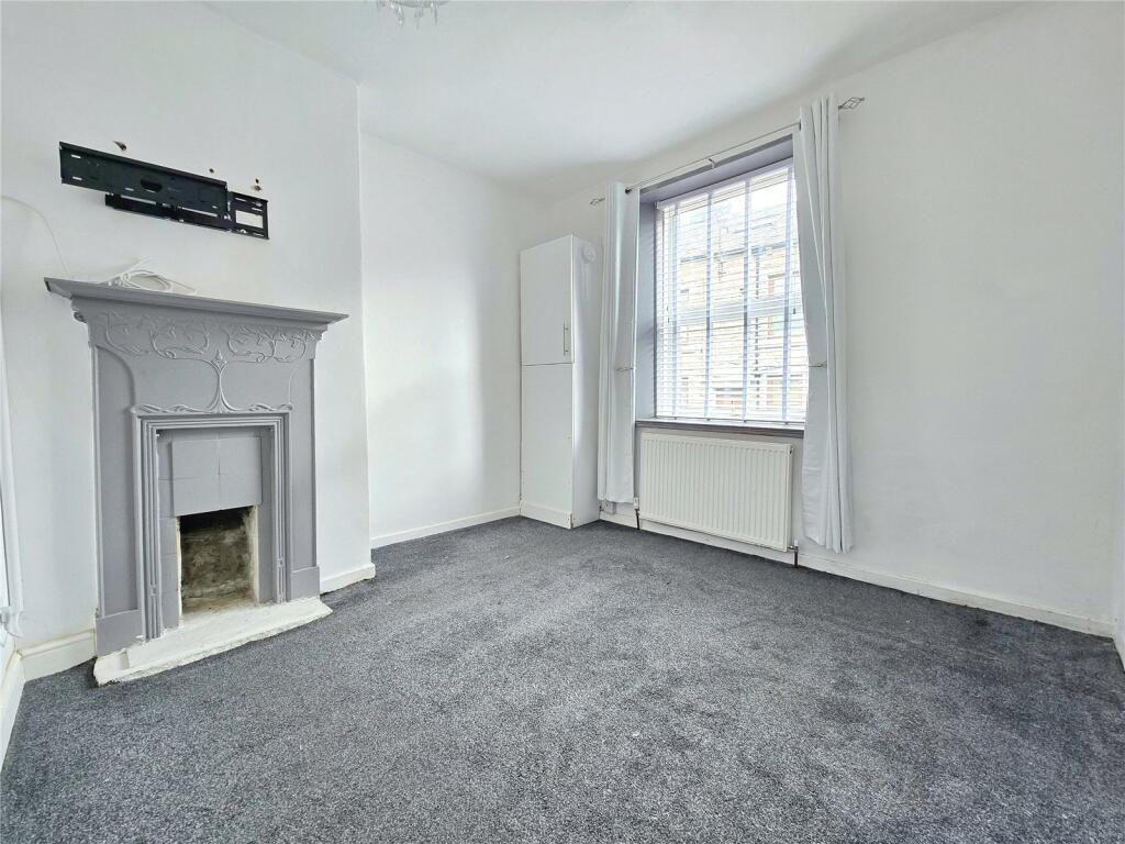 House in Oldham - View 4