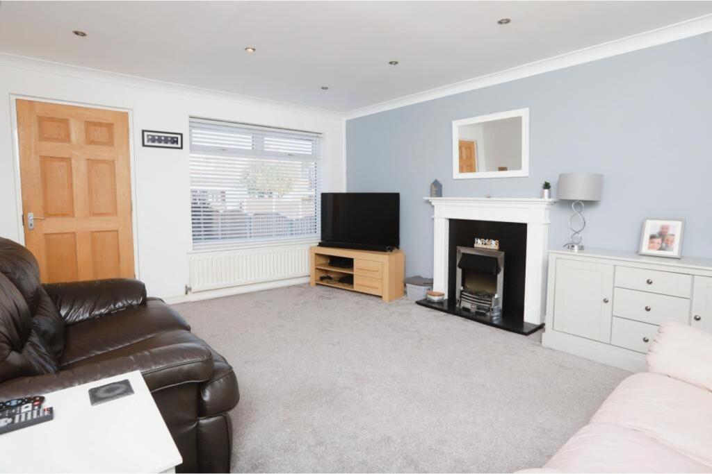Millbank Rise, Wrexham, LL13 photo 4