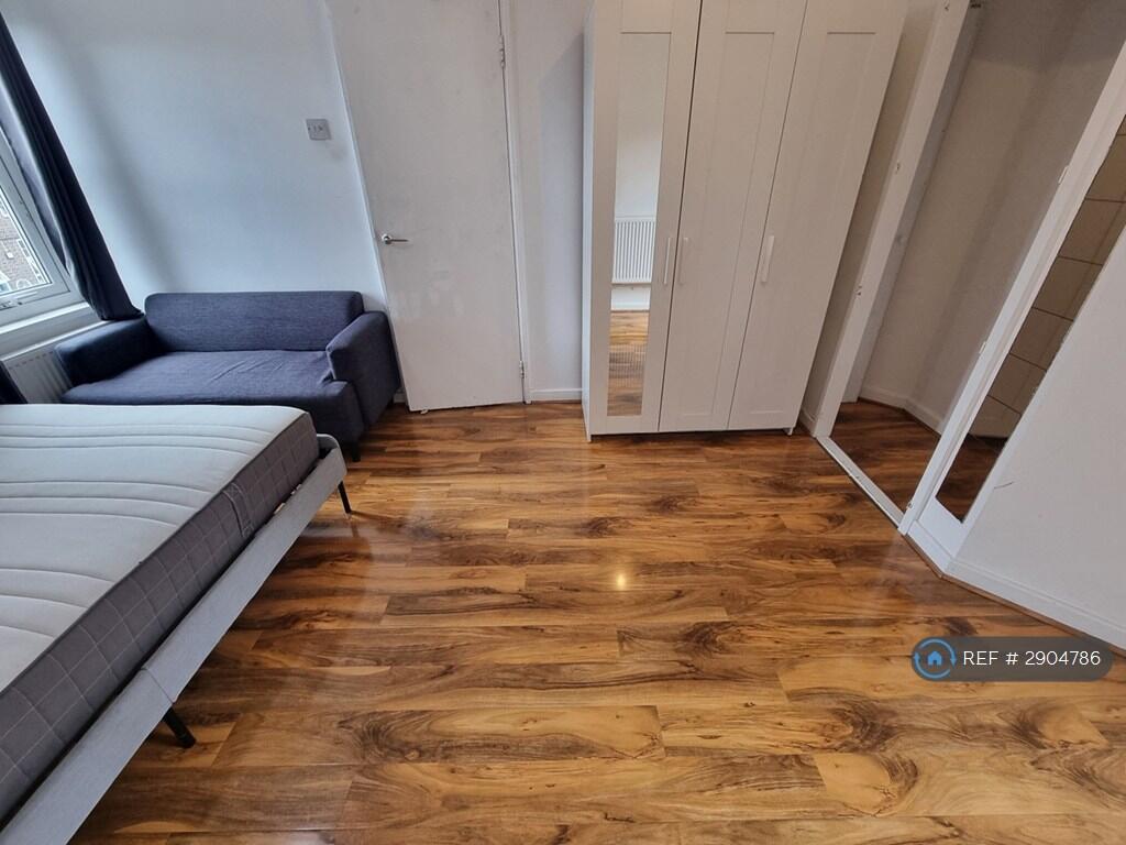 2 bedroom semi-detached house for rent