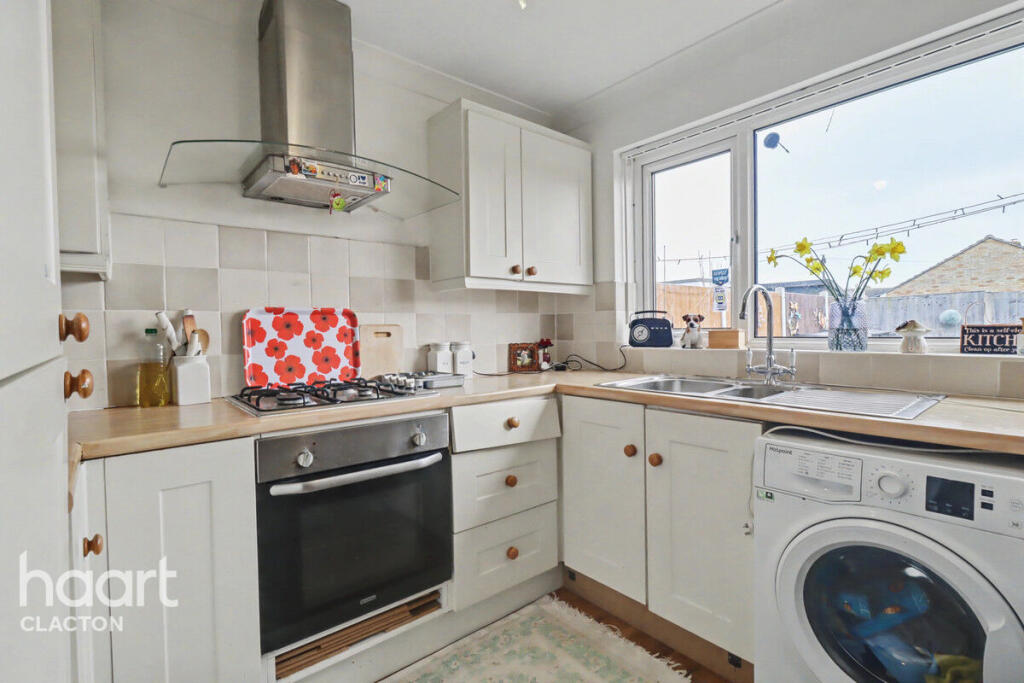 Virginia Close, Clacton-On-Sea - View 4