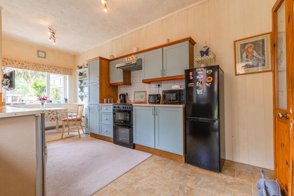 37 Victoria Avenue photo 2